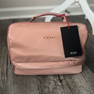 NWT Tumi Seattle Cosmetics bag in Rosa